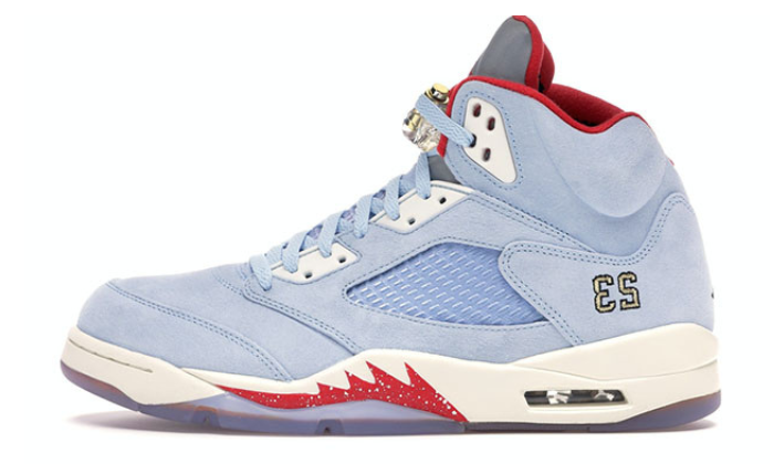 Retro Trophy Room Ice Blue