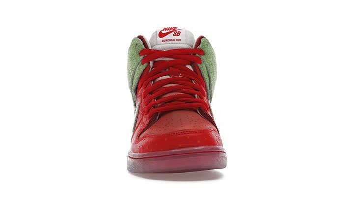 Nike-SB-Dunk-HighStrawberry-Cough-2.jpg