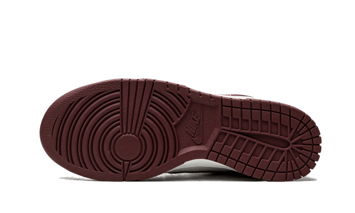 dunk-low-bordeaux-505961_800x.png